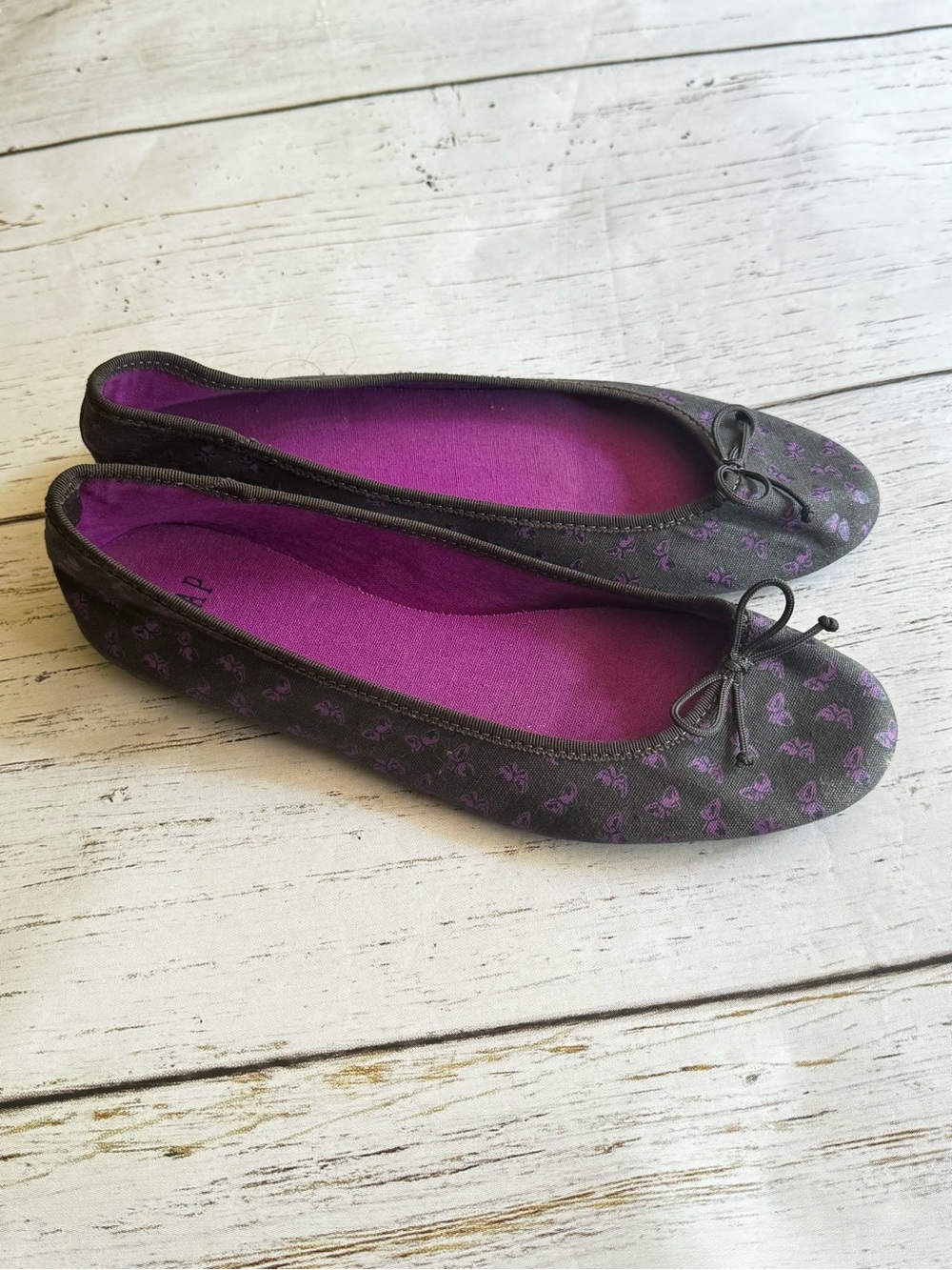 GAP Women's   Ballet Flats with Purple Lining And Pattern Sz 8